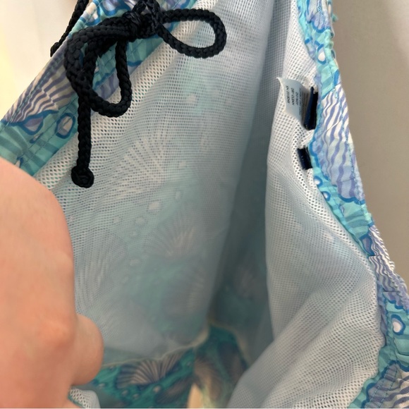 Vineyard Vines Men's Seashell Print Swim Trunks - Picture 6 of 7